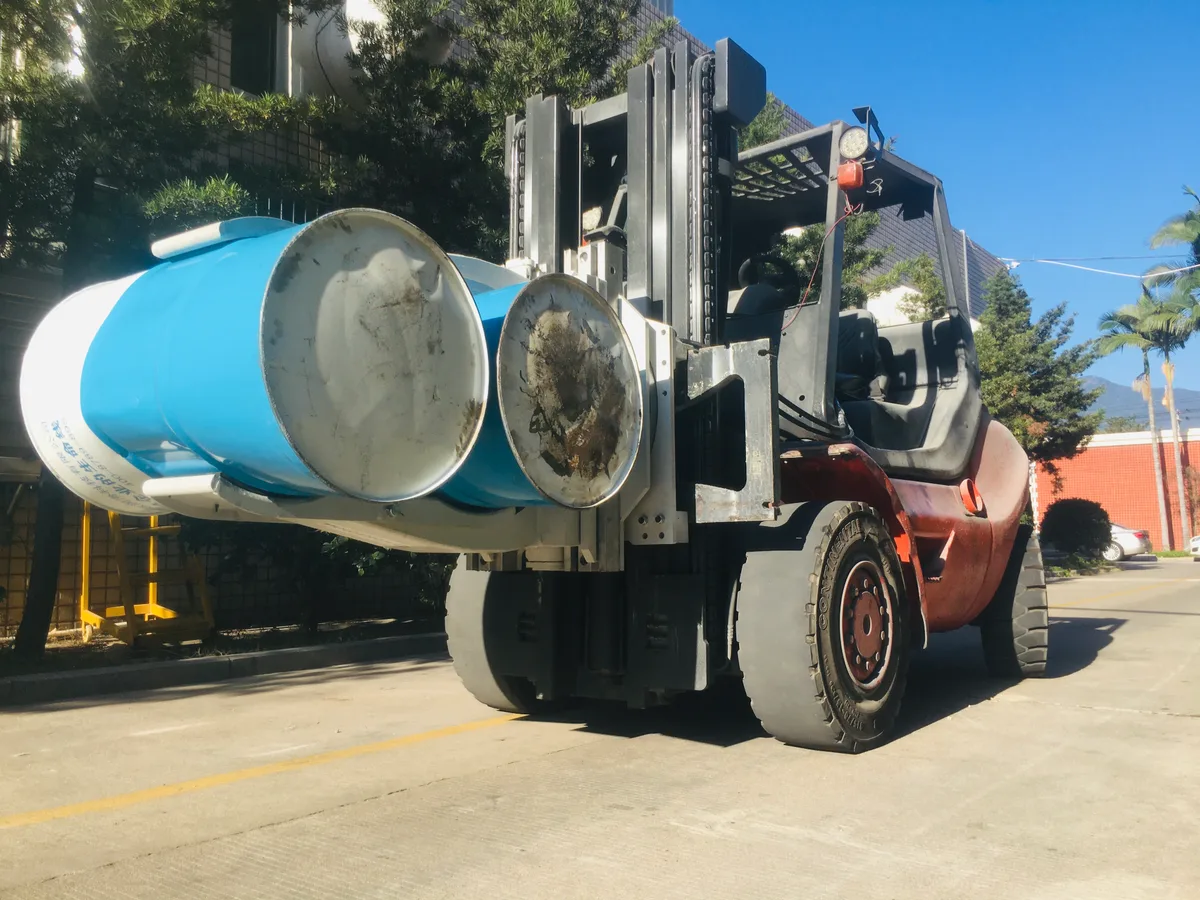 4 Drum Clamp (Side Shifting / Revolving) - 4