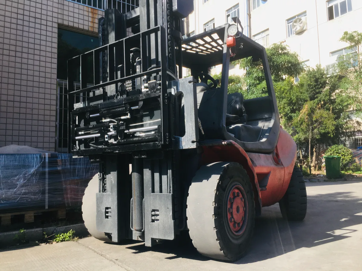 G Series Fork Positioner - 1
