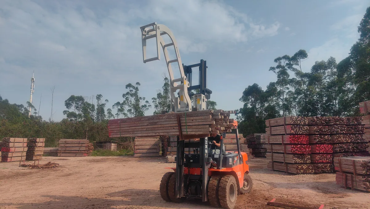 Hinged Steel Pipe Handler - 19