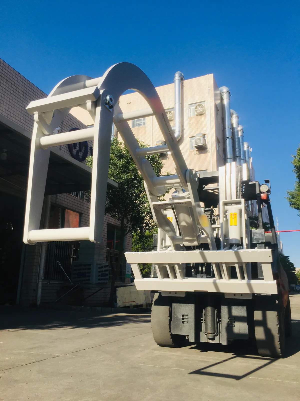 Hinged Steel Pipe Handler - 1