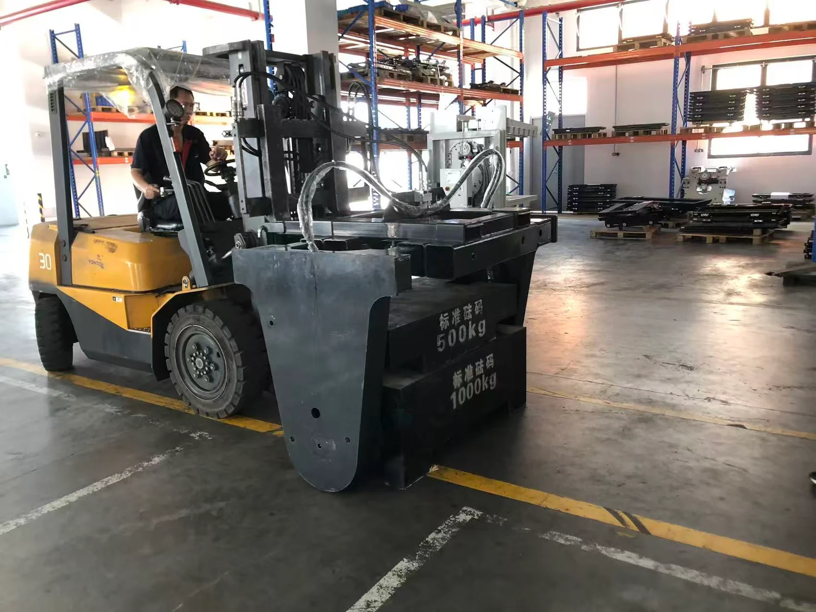 Rotating Brick Clamp - 3