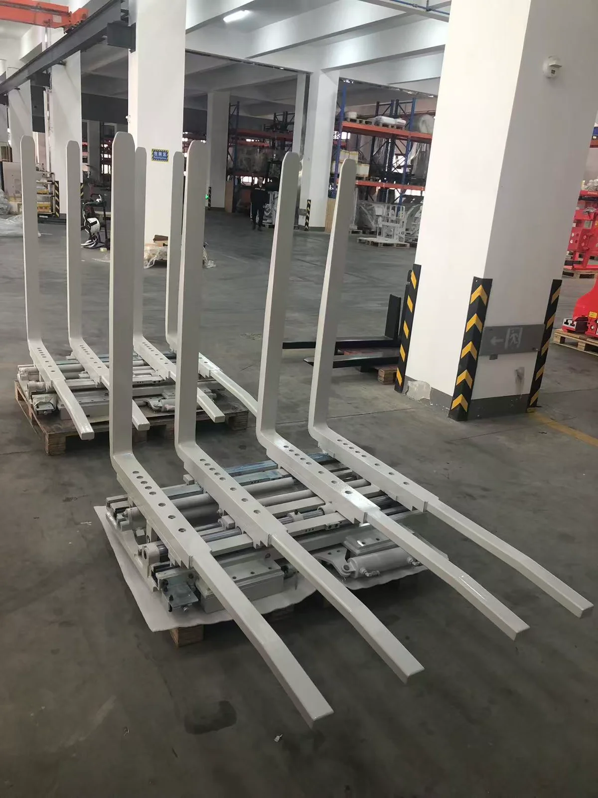Single – Double Pallet Handler - 16
