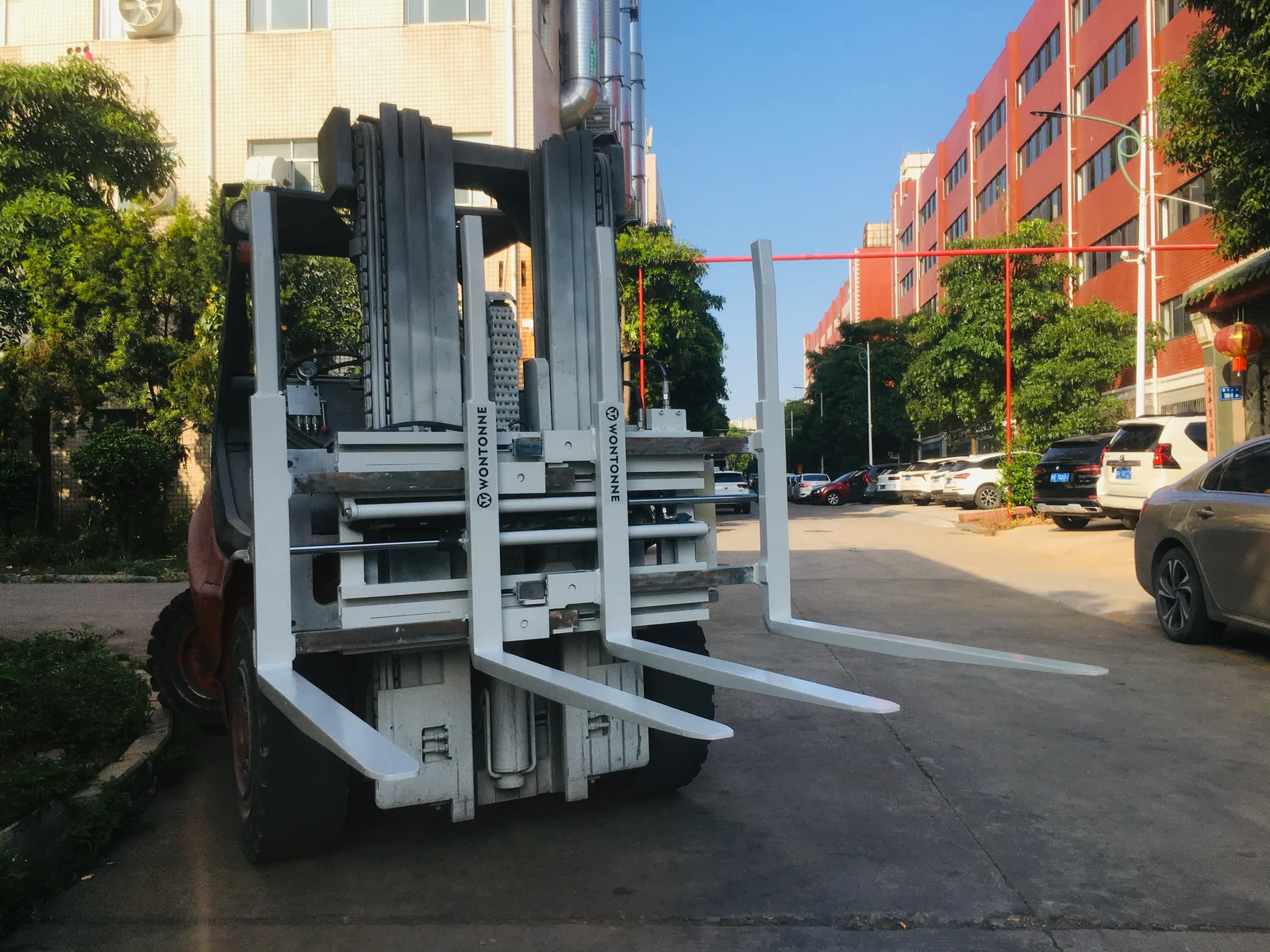Single – Double Pallet Handler - 12