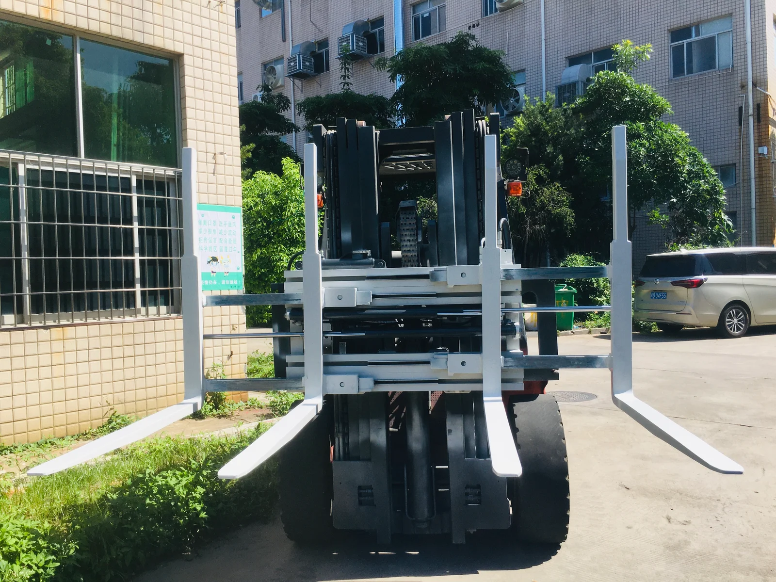 Single – Double Pallet Handler - 10