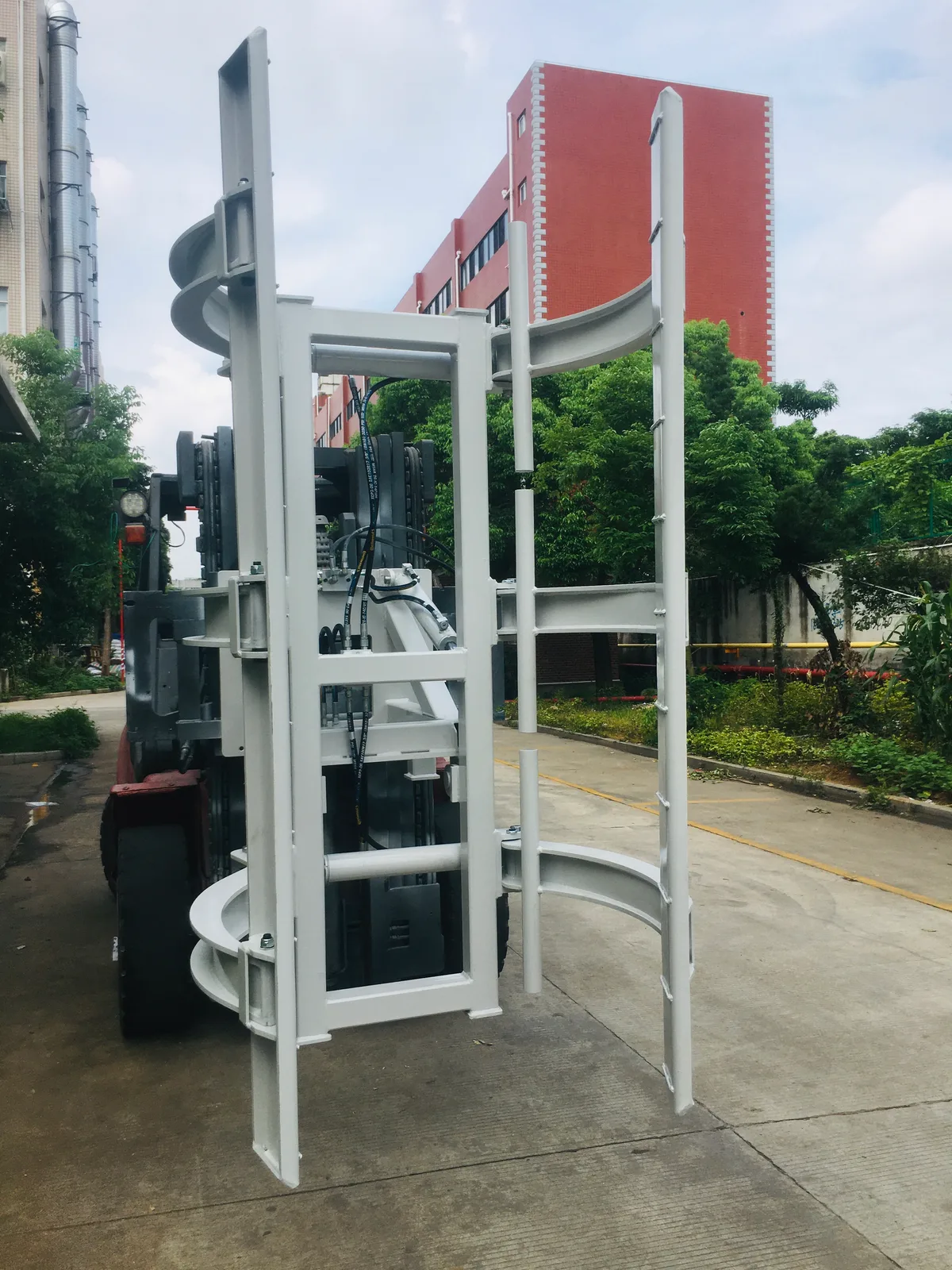 Tyre Clamp (Tipping Type) - 2