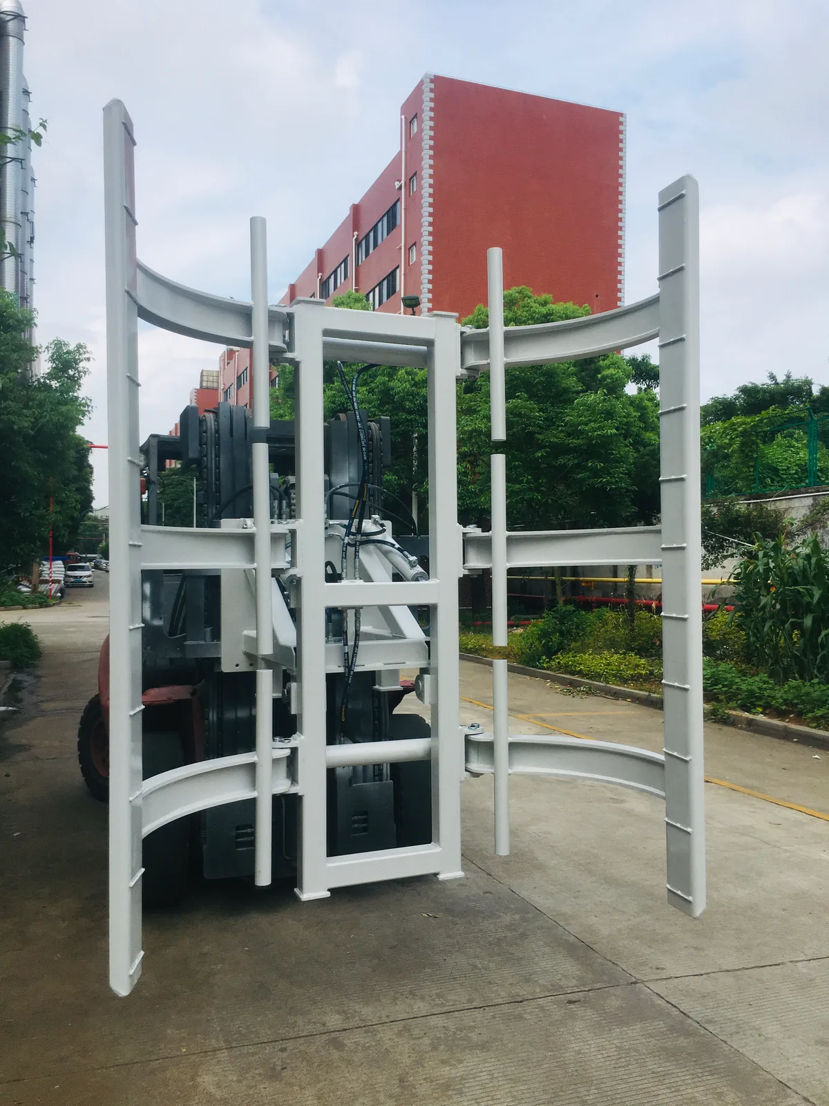 Tyre Clamp (Tipping Type) - 1